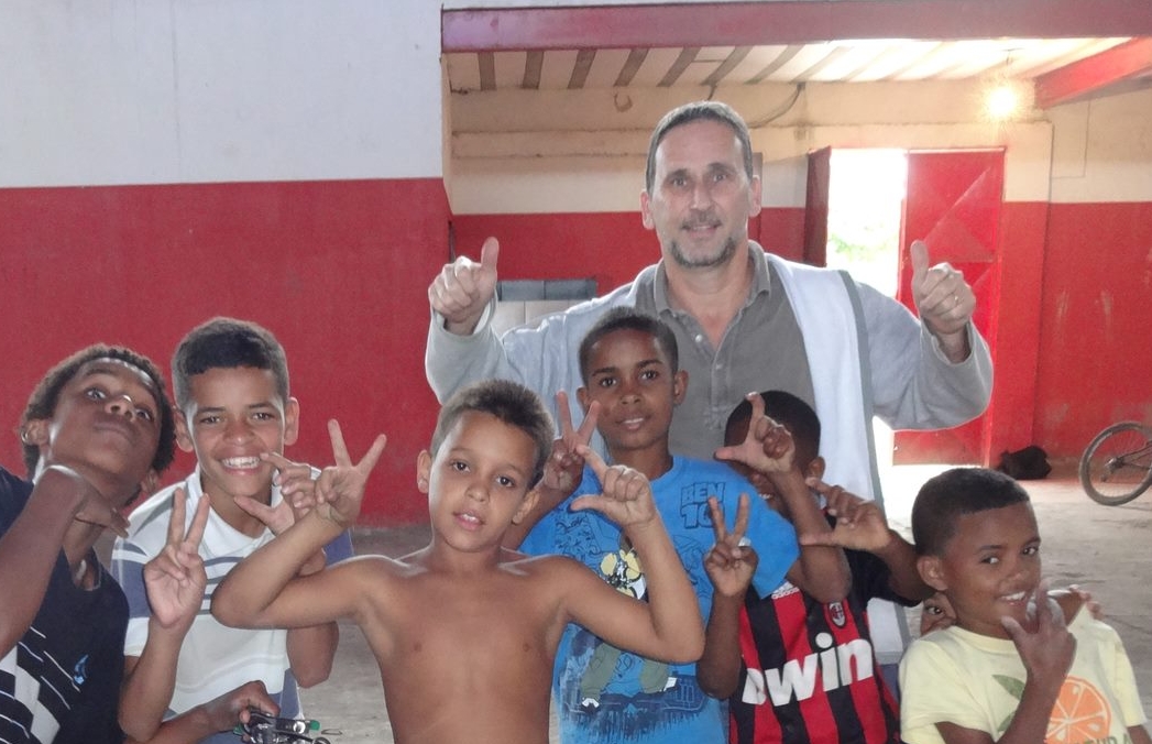 robert smits met kinderen